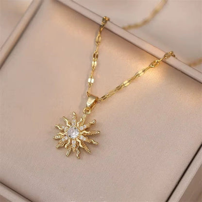 Rosavina goldfarbene Halskette mit Sonnenanhänger und Zirkonia für Damen, hochwertig, elegant.