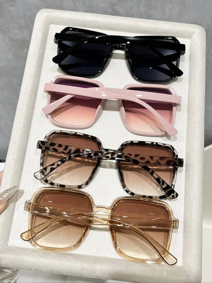 Rosavina Damen Sonnenbrille mit UV400 Schutz, leichte Kunststoffrahmen, quadratisch, in Schwarz, Rosa und Leopardenmuster