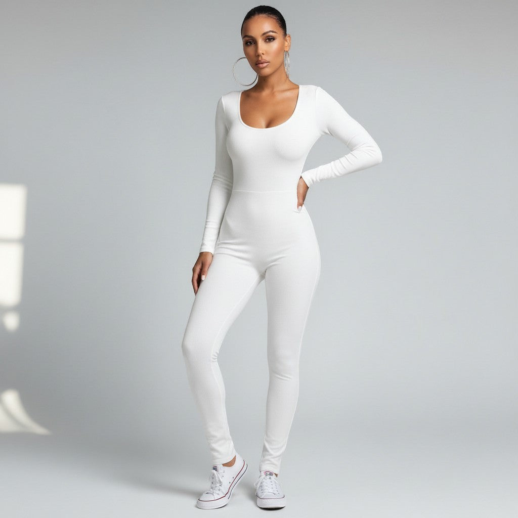 Rosavina weißer, figurbetonter Jumpsuit mit langen Ärmeln und Rundhalsausschnitt, aus Rippstrick